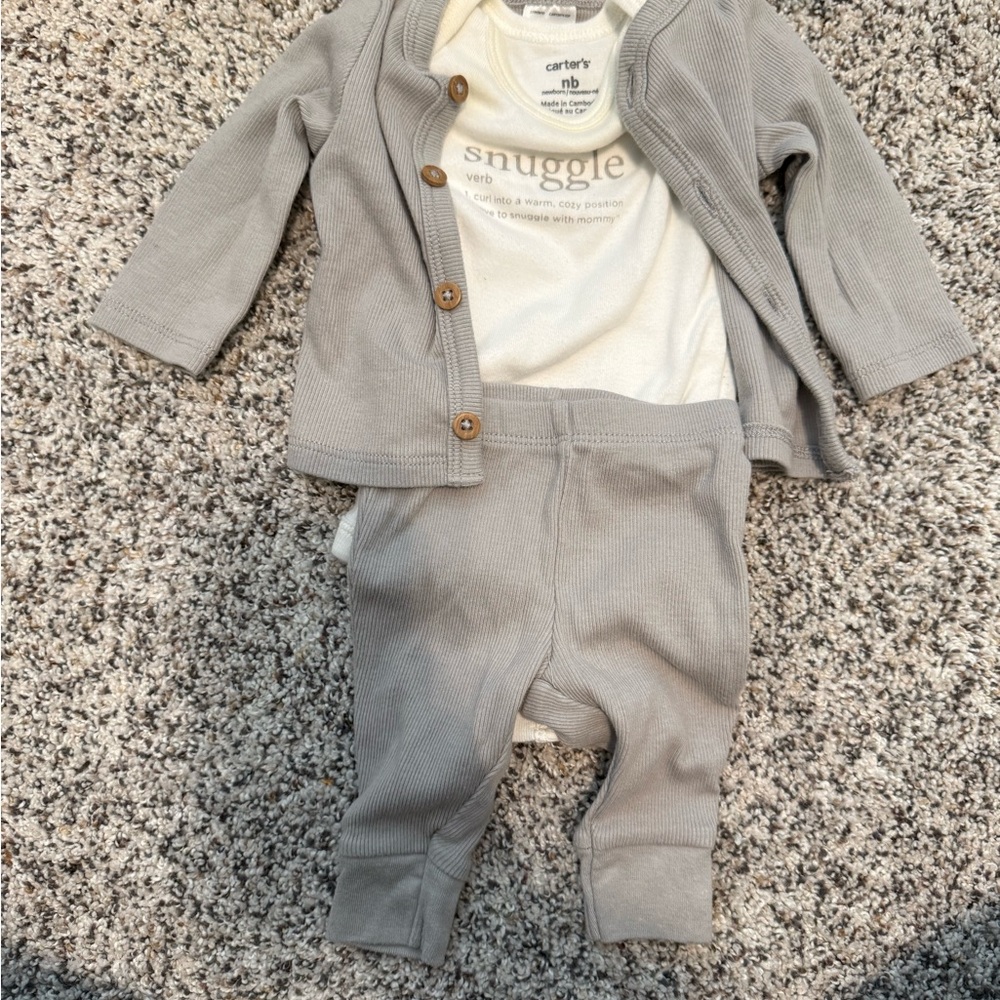 Carter's Snuggle-Themed Gray Outfit Set